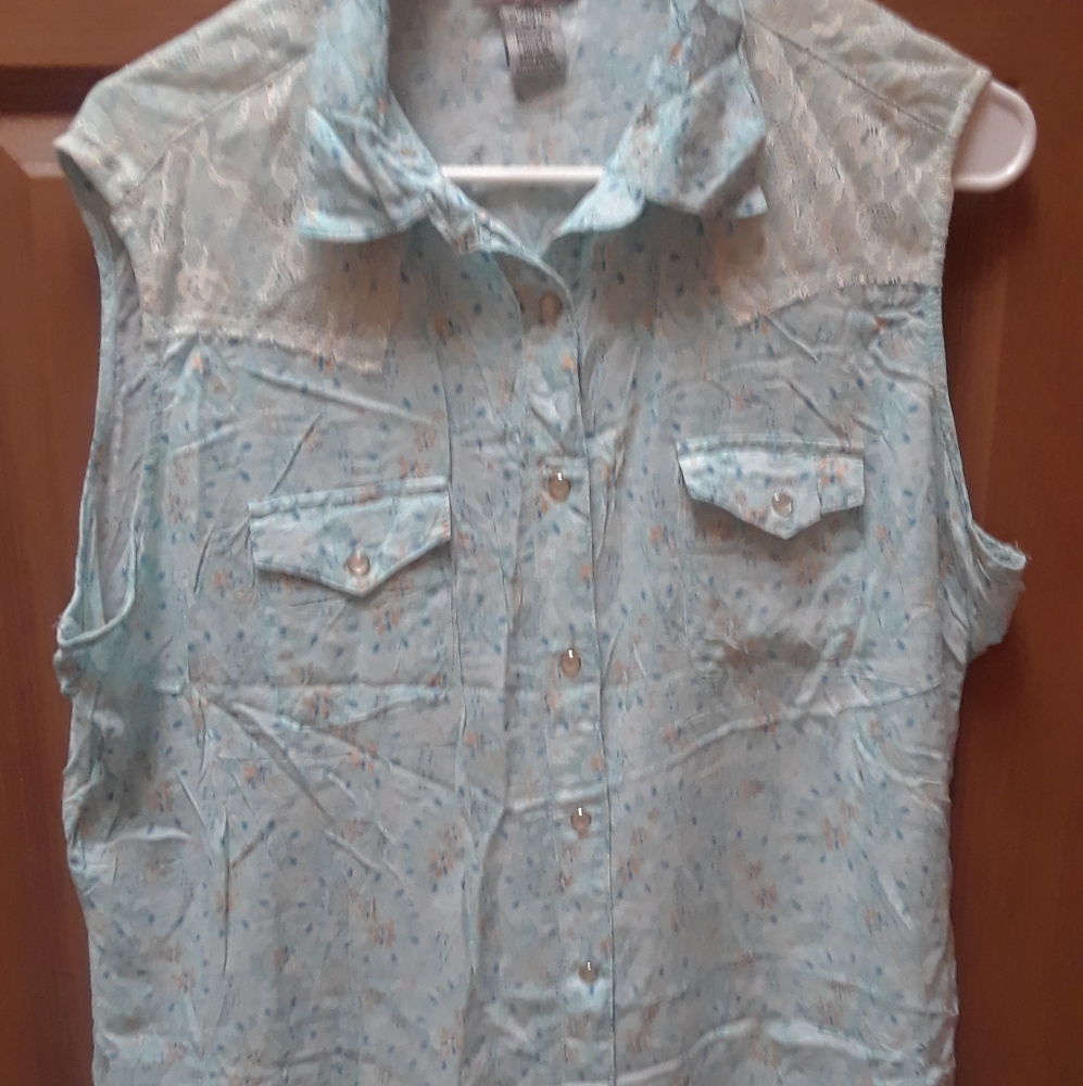 Wrangler sleeveless top